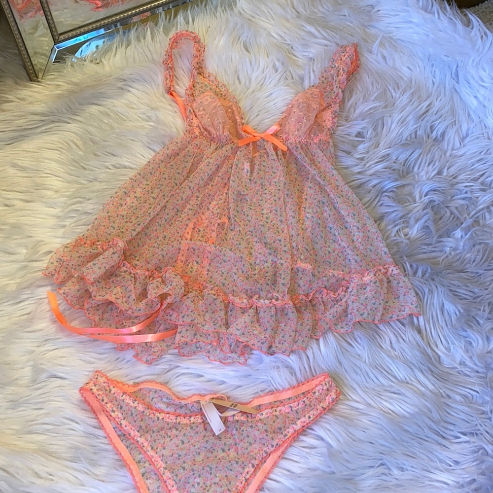 Victoria’s Secret two piece lingerie set size Small